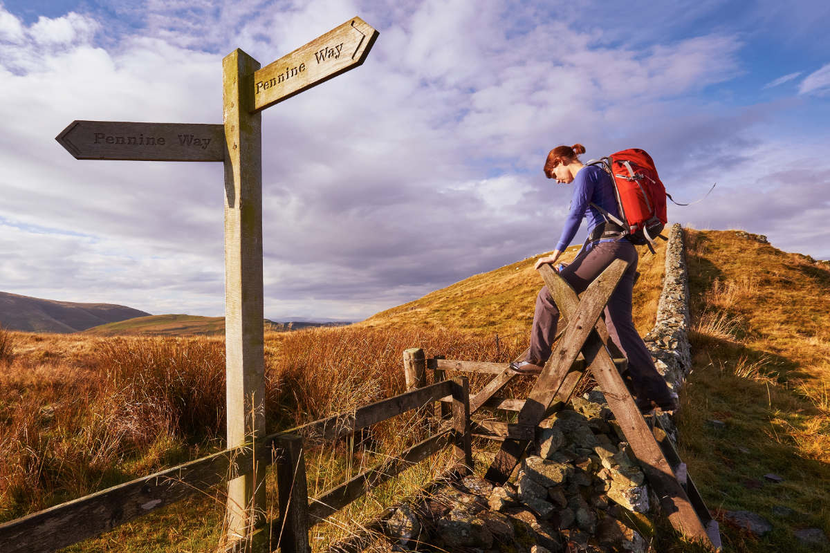 WSign showing the Penine Way in the Peak District.